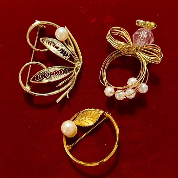 Vintage Pearl Gold Brooches - Picture 1 of 1